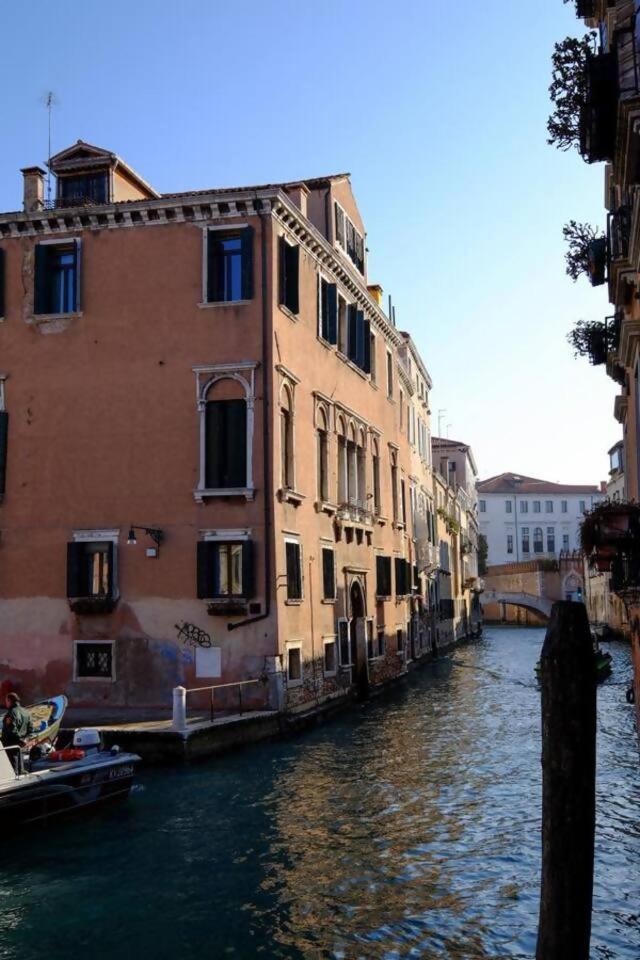 Rio Ca Foscari A San Pantalon Lägenhet Venedig Exteriör bild