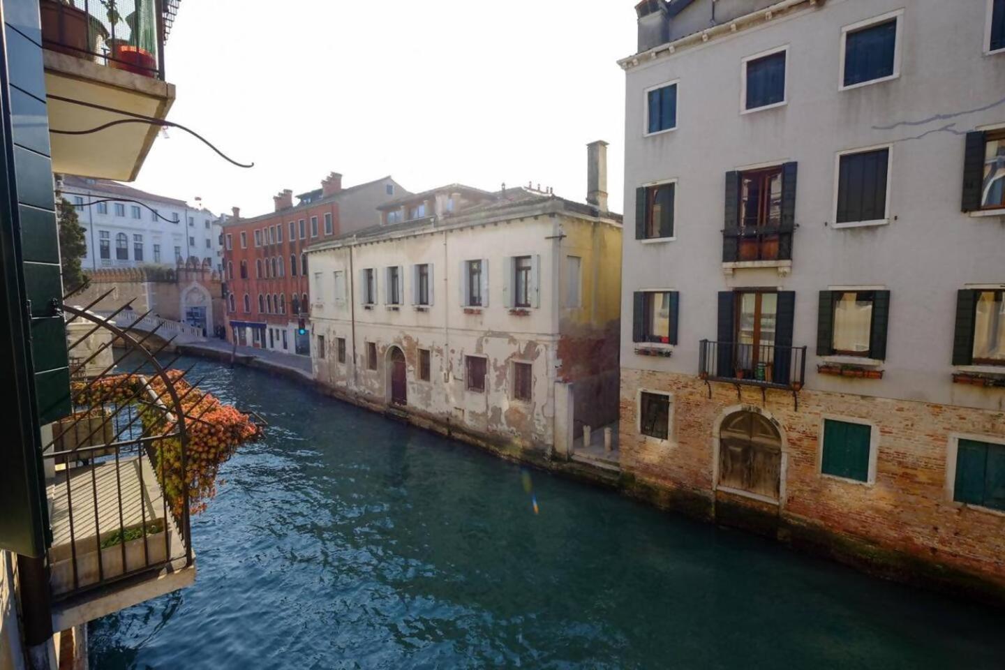 Rio Ca Foscari A San Pantalon Lägenhet Venedig Exteriör bild